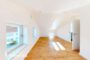 Villa Schaaffhausen: Umfassend renovierte Remise Nr.3 - das linke Schlafzimmer