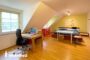 Rheinblick! 4-Zimmer-Maisonette mit 2 Balkonen - das Elternschlafzimmer