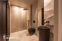 High-End Luxus an der Villa Schaffhausen! Exklusive 3-Zimmer-Wohnung mit Garten. - das Gästebad