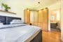 Villa Schaaffhausen: Hochwertige 4-Zimmer-Wohnung mit Garten & Whirlpool - Das Schlafzimmer 1